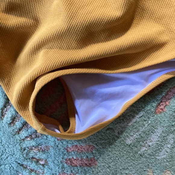 Bathing suit. NWT. Adorable Cupshe yellow , front ruffle & adjustable straps. - Picture 7 of 13